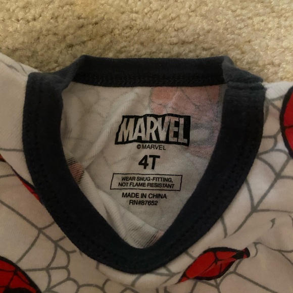Marvel Spider-Man Kids Pajama Set | Red, Gray & White Sleepwear | Size 4T - Picture 2 of 2